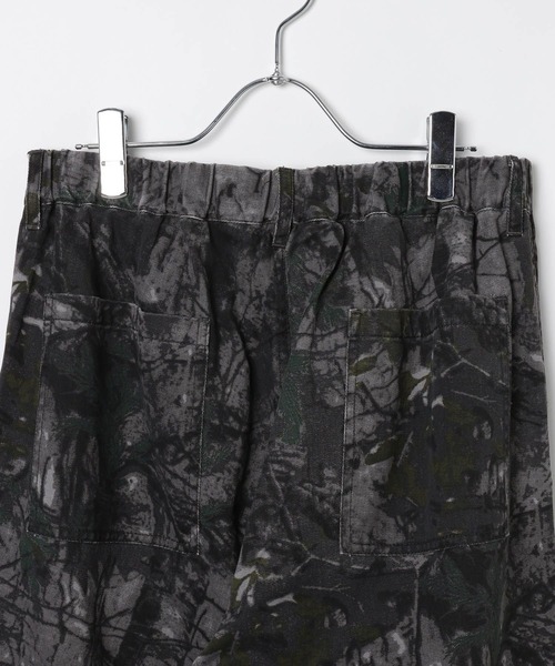 BAYFLOW（ベイフロー）の「リーフカモ柄パラシュートパンツ（その他パンツ・メンズ・ベージュ/ブラック・LARGE/MEDIUM）」の3枚目の写真