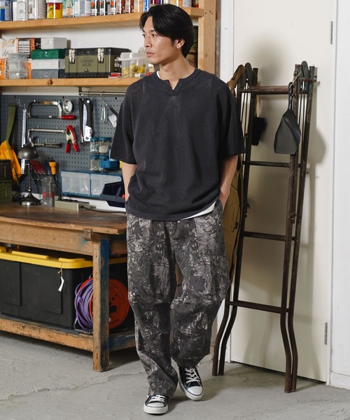 ヌッコ・プロフは必ず読んでください リーフカモ柄パラシュートパンツ（その他パンツ）｜BAYFLOW