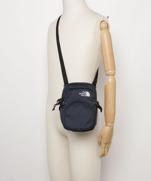 THE NORTH FACE(ザノースフェイス)の「【THE NORTH FACE】Boulder Mini Shoulder(ショルダーバッグ・メンズ・ブラック/ブルー/ピンク/アイボリー・FREE)」の8枚目の写真