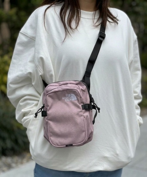 THE NORTH FACE(ザノースフェイス)の「【THE NORTH FACE】Boulder Mini Shoulder(ショルダーバッグ・メンズ・ブラック/ブルー/ピンク/アイボリー・FREE)」の11枚目の写真