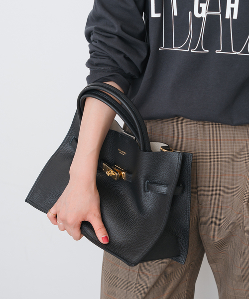 Spick & Span（スピックアンドスパン）の「《追加2》VIOLAd’ORO / ヴィオラドーロ イタリアンWフェイスレザートートバッグM（トートバッグ・レディース・ブラック/グレー・FREE）」の3枚目の写真