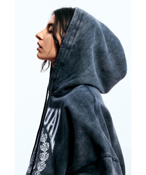 Desigual(デシグアル)の「【Desigual × EGONLAB】ウールファインゲージ オーバーサイズフーディ 90年代×ストリート 2026年春夏 新作(スウェット・レディース・ブラック・S/L)」の2枚目の写真