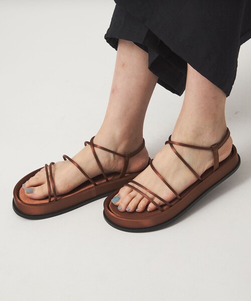 EMMEL REFINES(エメルリファインズ)の「<EMMEL REFINES>EM サテンチューブ フラット サンダル(サンダル・レディース・ブラック/ケリーグリーン/オレンジ系その他・L/M/S)」の4枚目の写真