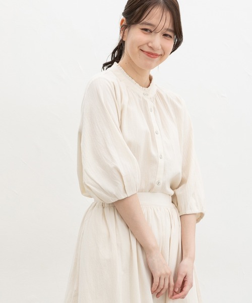 Honeys(ハニーズ)の「6分袖フリル衿ブラウス(シャツ/ブラウス・レディース・スモーキーグリーン系/アイボリー/スミクロ/ネイビー系1/ホワイト系その他・M/LL/L)」の8枚目の写真
