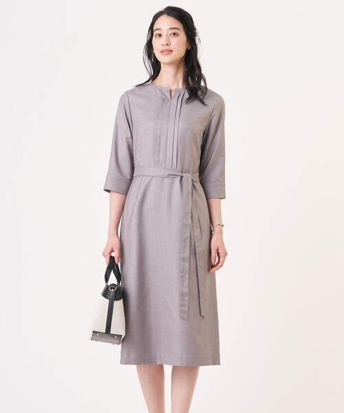 J.PRESS(ジェイプレス)の「【定番人気・セットアップ対応】OXIJEWEL ストレッチ ワンピース(ワンピース・レディース・ライトグレー系/ネイビー系/シルバー系・11/9)」の1枚目の写真