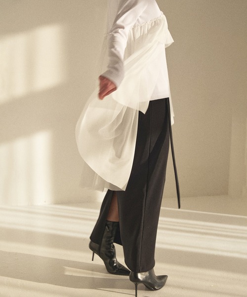 MIELI INVARIANT（ミエリインヴァリアント）の「Tulle Tail Mix Tops（Tシャツ/カットソー・レディース・ブラック/ホワイト・FREE）」の7枚目の写真