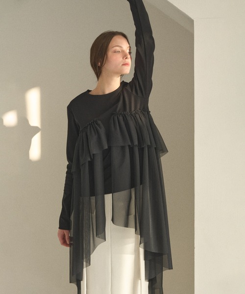 MIELI INVARIANT（ミエリインヴァリアント）の「Tulle Tail Mix Tops（Tシャツ/カットソー・レディース・ブラック/ホワイト・FREE）」の14枚目の写真