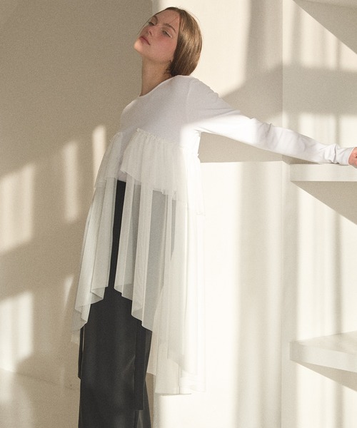 MIELI INVARIANT（ミエリインヴァリアント）の「Tulle Tail Mix Tops（Tシャツ/カットソー・レディース・ブラック/ホワイト・FREE）」の6枚目の写真