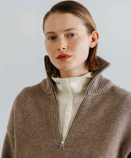 CREDONA(クレドナ)の「HENRY HIGH NECK TOPS/ヘンリーハイネックトップス(Tシャツ/カットソー・レディース・レッド/ホワイト/ブラック/チャコールグレー/ブラウン・FREE)」の15枚目の写真