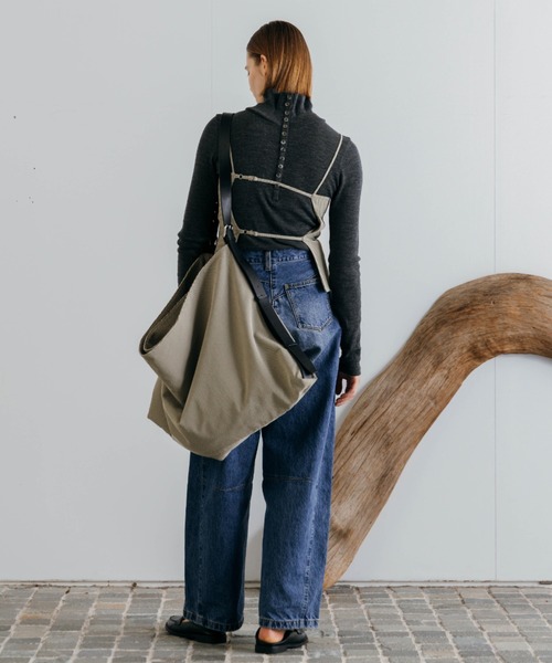 CREDONA(クレドナ)の「HENRY HIGH NECK TOPS/ヘンリーハイネックトップス(Tシャツ/カットソー・レディース・レッド/ホワイト/ブラック/チャコールグレー/ブラウン・FREE)」の7枚目の写真