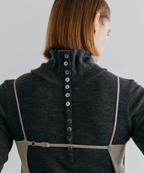 CREDONA(クレドナ)の「HENRY HIGH NECK TOPS/ヘンリーハイネックトップス(Tシャツ/カットソー・レディース・レッド/ホワイト/ブラック/チャコールグレー/ブラウン・FREE)」の18枚目の写真