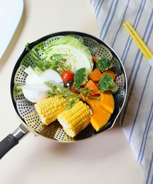 DELISH KITCHEN（デリッシュキッチン）の「デリッシュキッチン ステンレス製フリーサイズ万能蒸し器（キッチンツール）」