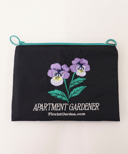 fredy emue（フレディエミュ）の「【JOli JOli/ジョリジョリ】刺しゅうフラットポーチ（ポーチ・レディース・ベージュ/シルバー/ブラック・FREE）」の13枚目の写真