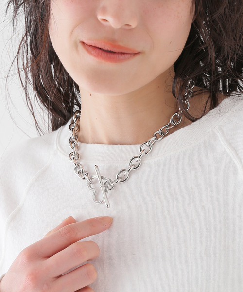 BASICKS(ベイシックス)の「BASICKS / ベイシックス Heart Link Flow Necklace(ネックレス・レディース・シルバー・FREE)」の5枚目の写真