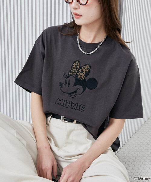 PUBLUX(パブリュクス)の「PUBLUX/パブリュクス Minnie Mouse/ミニーマウス/ レオパード柄 ドッキング Tシャツ 限定展開(Tシャツ/カットソー・レディース・ライトグレー/イエロー/チャコールグレー・フリ-)」の2枚目の写真
