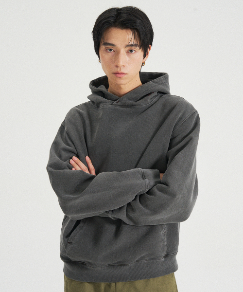SLOWACID（スローアシッド）の「ネックロゴガーメントダイフードパーカー[チャコール]（パーカー・レディース・その他・SMALL/MEDIUM/LARGE/X-LARGE）」の2枚目の写真