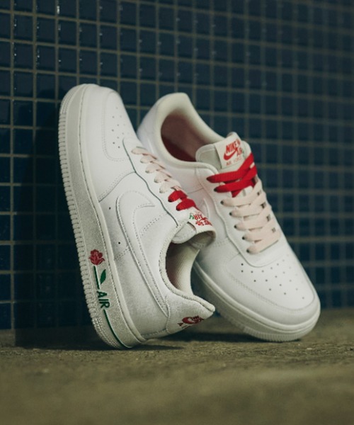 W AIR FORCE 1 '07 SE IF0498-100（スニーカー）｜NIKE（ナイキ）の