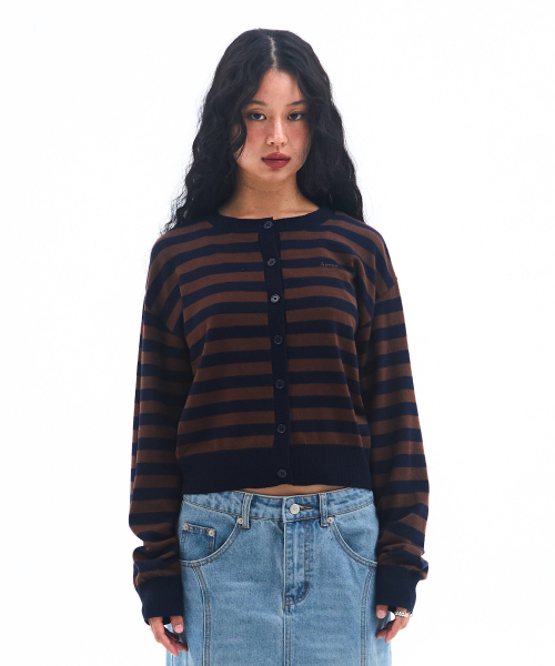 AMESWORLDWIDE（アメスワールドワイド）の「STRIPE ROUND NECK CARDIGAN BROWN（カーディガン/ボレロ・レディース・その他・FREE）」の3枚目の写真