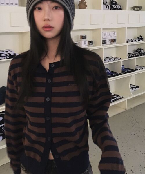 AMESWORLDWIDE(アメスワールドワイド)の「STRIPE ROUND NECK CARDIGAN BROWN(カーディガン/ボレロ・レディース・その他・FREE)」の9枚目の写真