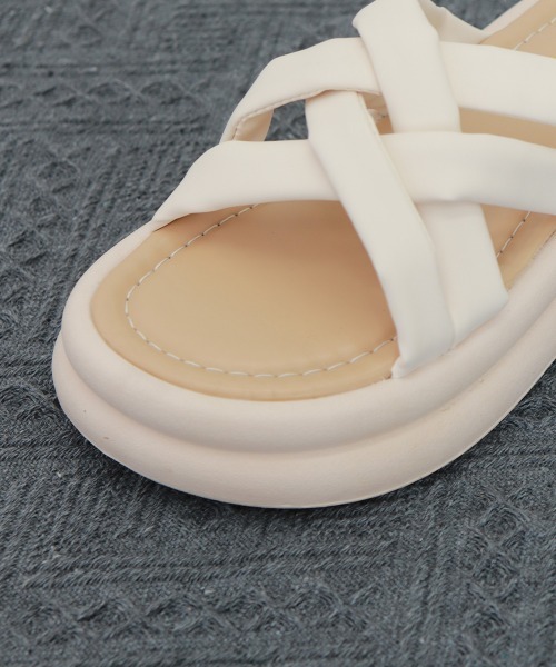 Miniministore(ミニミニストア)の「厚底サンダル クロスサンダル 美脚 夏(サンダル・レディース・アイボリー/ブラック・25.0cm/24.0cm/23.0cm/24.5cm/22.5cm/23.5cm)」の9枚目の写真