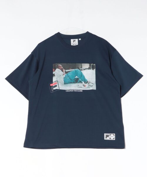 FILA(フィラ)の「《FILA》S/S PHOTO TEE01(Tシャツ/カットソー・メンズ・ホワイト/ネイビー・XL/L/M/S)」の2枚目の写真