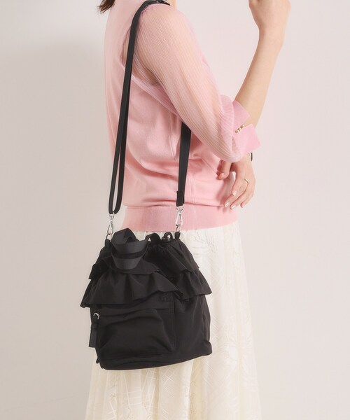 ITS'DEMO(イッツデモ)の「フリルドロストショルダー(ショルダーバッグ・レディース・ブラック/アイボリー・00)」の2枚目の写真