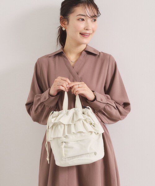 ITS'DEMO(イッツデモ)の「フリルドロストショルダー(ショルダーバッグ・レディース・ブラック/アイボリー・00)」の5枚目の写真