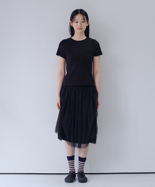 OHESHIO(オヘシオ)の「BASIC SLIM RIBBED T-SHIRT, BLACK(Tシャツ/カットソー・レディース・その他・FREE)」の2枚目の写真