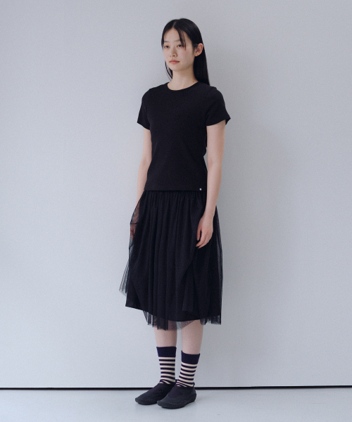 OHESHIO(オヘシオ)の「BASIC SLIM RIBBED T-SHIRT, BLACK(Tシャツ/カットソー・レディース・その他・FREE)」の3枚目の写真