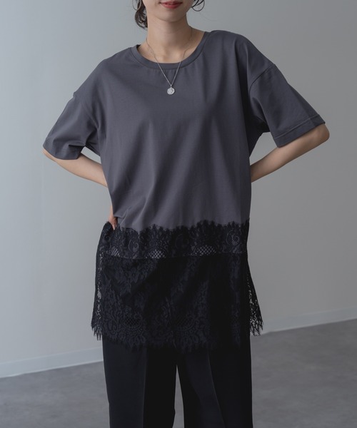 refinedworks(リファインドワークス)の「【refinedworks】レイヤード でも◎ 裾レース 半袖 Tシャツ(Tシャツ/カットソー・レディース・チャコールグレー/ブラック/ホワイト・FREE)」の3枚目の写真