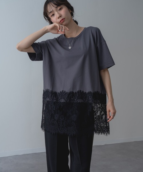refinedworks(リファインドワークス)の「【refinedworks】レイヤード でも◎ 裾レース 半袖 Tシャツ(Tシャツ/カットソー・レディース・チャコールグレー/ブラック/ホワイト・FREE)」の4枚目の写真