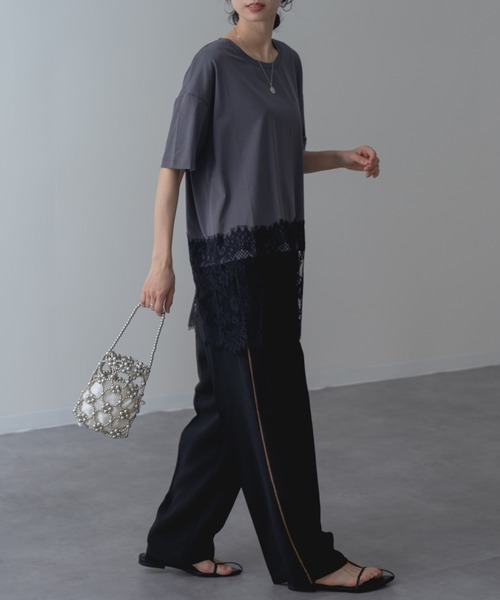 refinedworks(リファインドワークス)の「【refinedworks】レイヤード でも◎ 裾レース 半袖 Tシャツ(Tシャツ/カットソー・レディース・チャコールグレー/ブラック/ホワイト・FREE)」の18枚目の写真