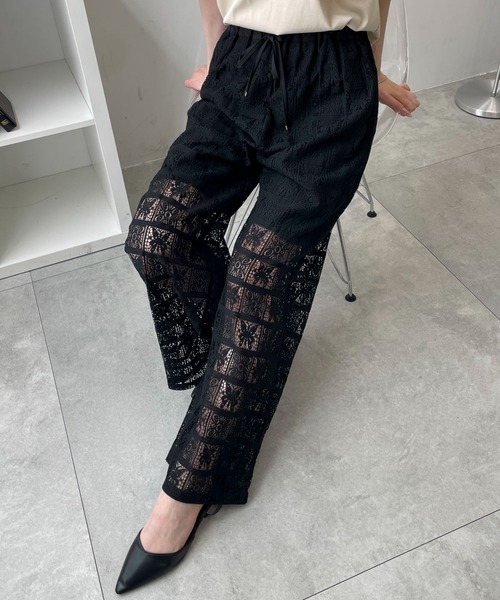 WEGO(ウィゴー)の「WEGO/【26春夏新作】パッチワークレースパンツ(その他パンツ・レディース・ホワイト/ブラック・FREE)」の2枚目の写真