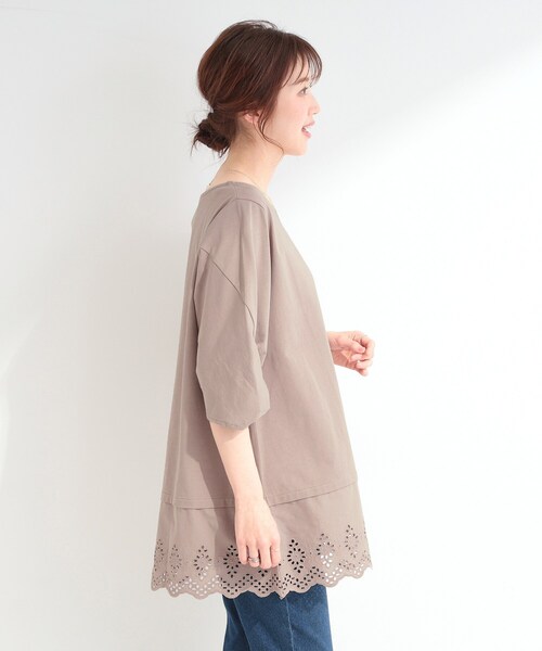 SHOO・LA・RUE(シューラルー)の「【洗濯機可/ひんやり/S-LL】裾レース切り替え ねじりお袖チュニック(チュニック・レディース・ブラック/ブラウン系/ブルーグリーン・01/02/03/04)」の16枚目の写真