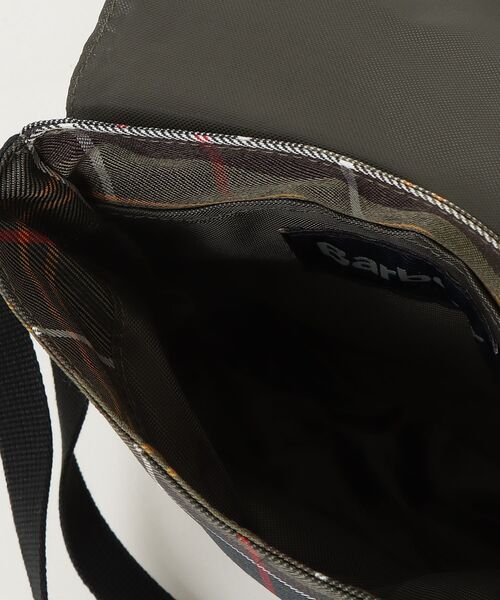 Barbour(バブアー)の「【Barbour】barbour torridon tartan flight bag(ショルダーバッグ・レディース・マルチ・FREE)」の8枚目の写真