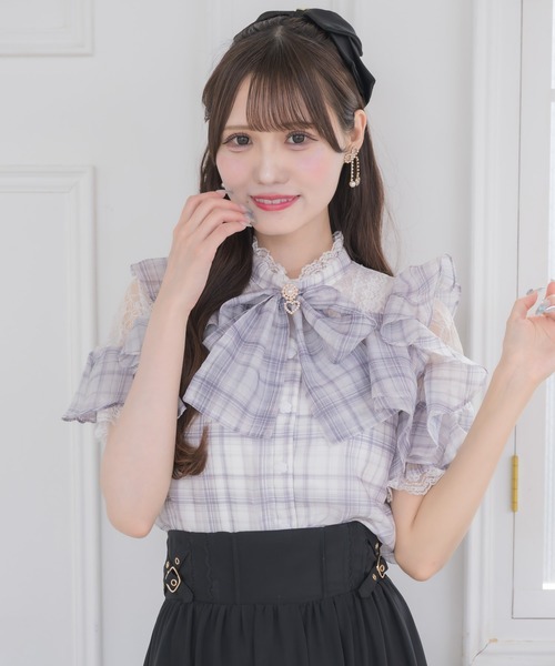 couture BY ROJITA(クチュールバイロジータ)の「ラッフルシアーブラウス(シャツ/ブラウス・レディース・ホワイト/ブラック/ピンクベージュ/その他・FREE)」の4枚目の写真