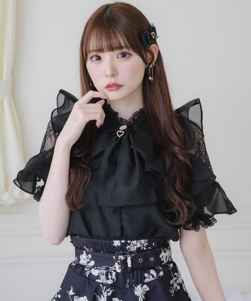 couture BY ROJITA(クチュールバイロジータ)の「ラッフルシアーブラウス(シャツ/ブラウス・レディース・ホワイト/ブラック/ピンクベージュ/その他・FREE)」の3枚目の写真