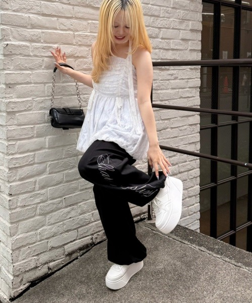 continuer de NICE CLAUP(コンティニューデナイスクラップ)の「キラキラロゴスウェットパンツ(スウェットパンツ・レディース・ピンク/ブラック/トップグレー・FREE)」の9枚目の写真