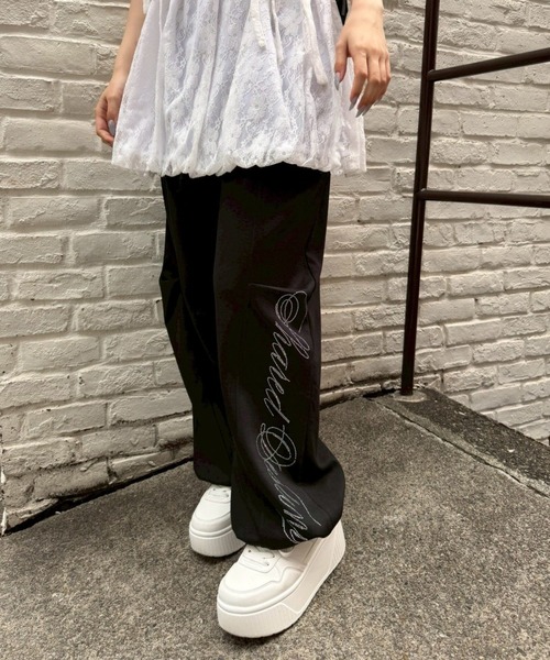 continuer de NICE CLAUP(コンティニューデナイスクラップ)の「キラキラロゴスウェットパンツ(スウェットパンツ・レディース・ピンク/ブラック/トップグレー・FREE)」の11枚目の写真
