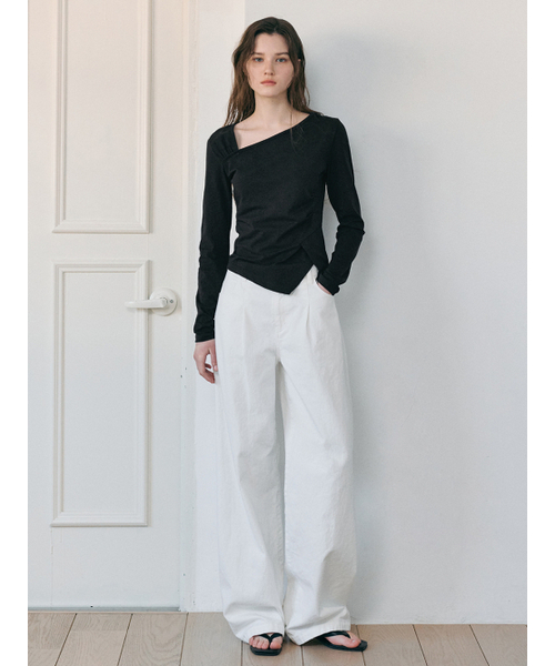 ETMON（エトモン）の「Curved Pintuck T-Shirt, Black（Tシャツ/カットソー・レディース・その他・F）」の4枚目の写真