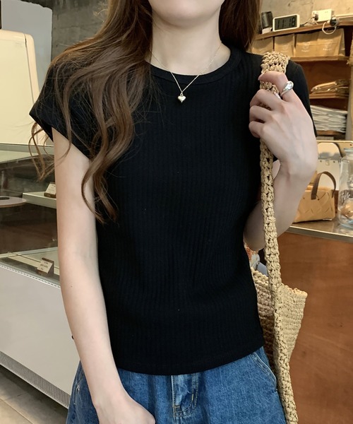 Girly Doll(ガーリードール)の「クルーネックリブTシャツ(Tシャツ/カットソー・レディース・ホワイト/ベージュ/ブラック・M/L)」の3枚目の写真