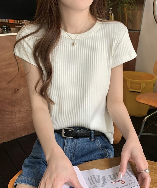 Girly Doll(ガーリードール)の「クルーネックリブTシャツ(Tシャツ/カットソー・レディース・ホワイト/ベージュ/ブラック・M/L)」の8枚目の写真