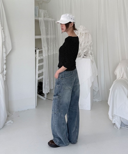 4INT.(フォイント)の「ウォッシュド カーゴ デニム ワイドパンツ(デニムパンツ・レディース・ブルー・L/M/S)」の3枚目の写真