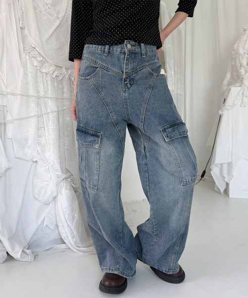4INT.(フォイント)の「ウォッシュド カーゴ デニム ワイドパンツ(デニムパンツ・レディース・ブルー・L/M/S)」の8枚目の写真