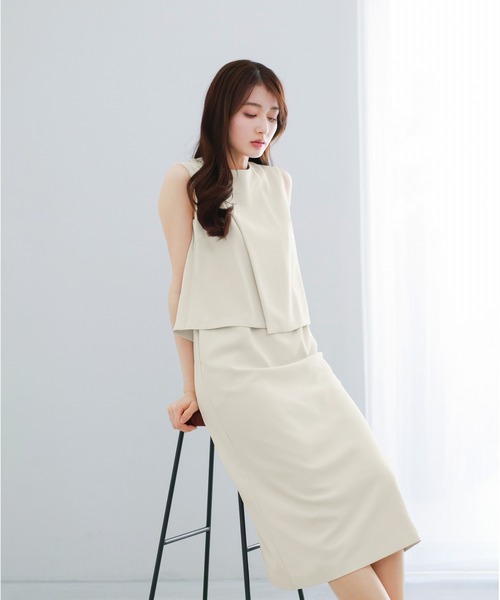 WHITE JOOLA(ホワイトジョーラ)の「【 UVカット・速乾・洗える 】ハイストレッチカルゼワッシャー・レイヤード風ワンピース(ワンピース・レディース・ブラック/チャコールグレー/オフホワイト・L/M/S)」の6枚目の写真