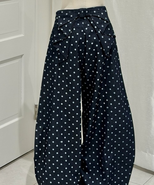 Lovilyn(ラヴィリン)の「バッグリボンバレルデニム(デニムパンツ・レディース・インディゴブルー/ブラック・SMALL/MEDIUM)」の22枚目の写真