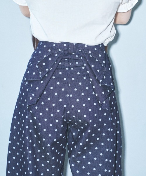 Lovilyn(ラヴィリン)の「バッグリボンバレルデニム(デニムパンツ・レディース・インディゴブルー/ブラック・SMALL/MEDIUM)」の12枚目の写真