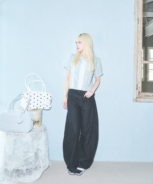 Lovilyn(ラヴィリン)の「バッグリボンバレルデニム(デニムパンツ・レディース・インディゴブルー/ブラック・SMALL/MEDIUM)」の7枚目の写真
