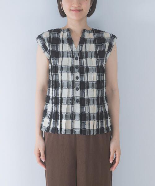 URBAN RESEARCH ROSSO WOMEN(アーバンリサーチ ロッソ)の「チェックジャガードタックデザインブラウス(シャツ/ブラウス・レディース・ブラック・FREE)」の9枚目の写真