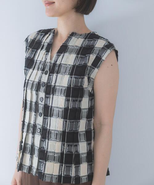 URBAN RESEARCH ROSSO WOMEN(アーバンリサーチ ロッソ)の「チェックジャガードタックデザインブラウス(シャツ/ブラウス・レディース・ブラック・FREE)」の12枚目の写真